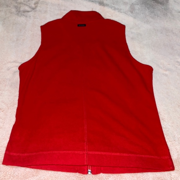 Women's Red Columbia Vest With Pockets - Picture 4 of 7